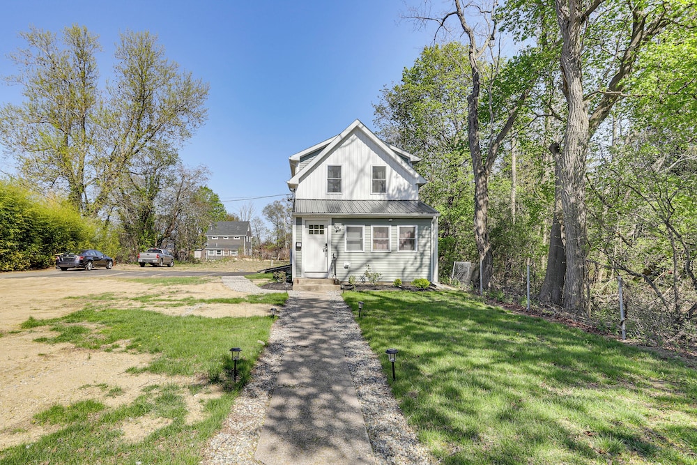 Pet-friendly Home w/ Spacious Yard in Avon!