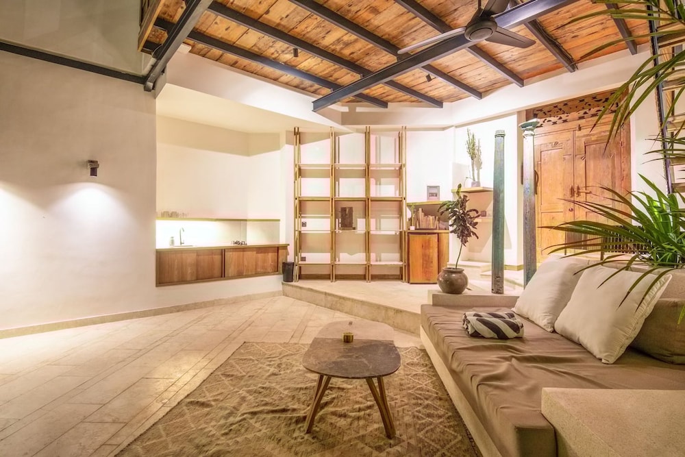 BA Villa 9 1 BR Villa 800m to Echo bea Elegant 1-br Villa With Pool 800m to Echo Beach