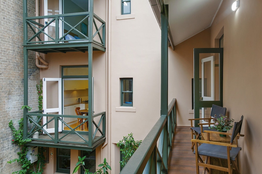 Family Terrace Home Close to Oxford Street