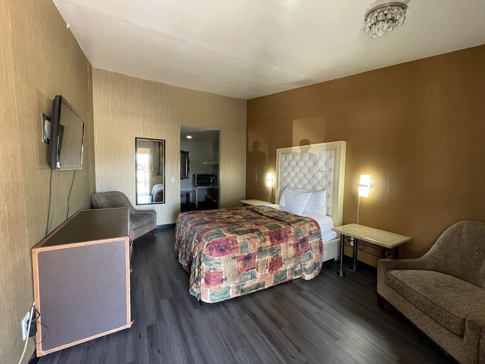 Crown Motel
