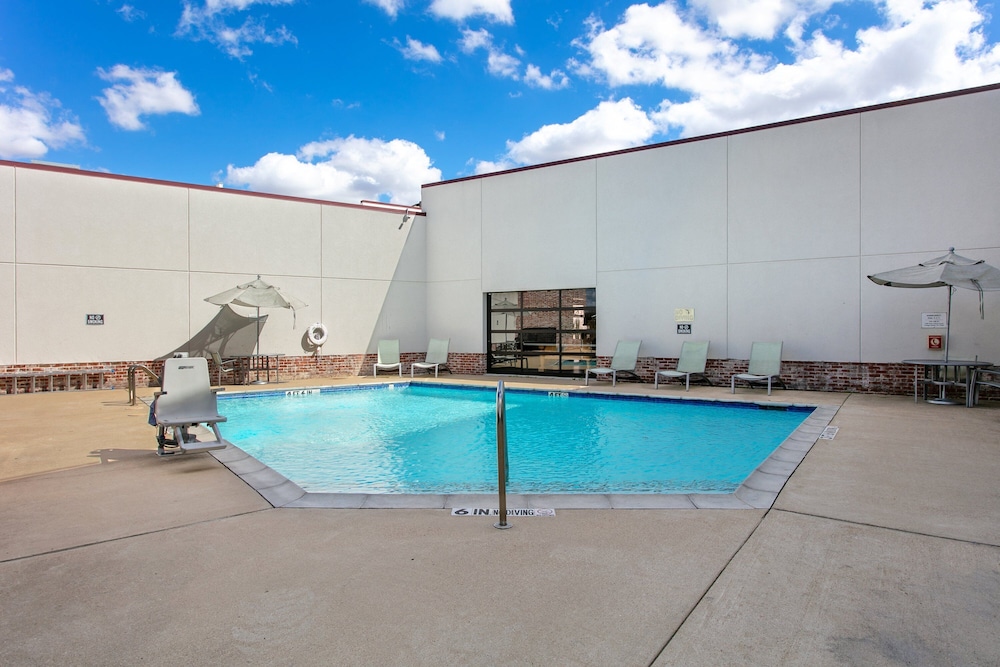 voco College Station Aggieland by IHG