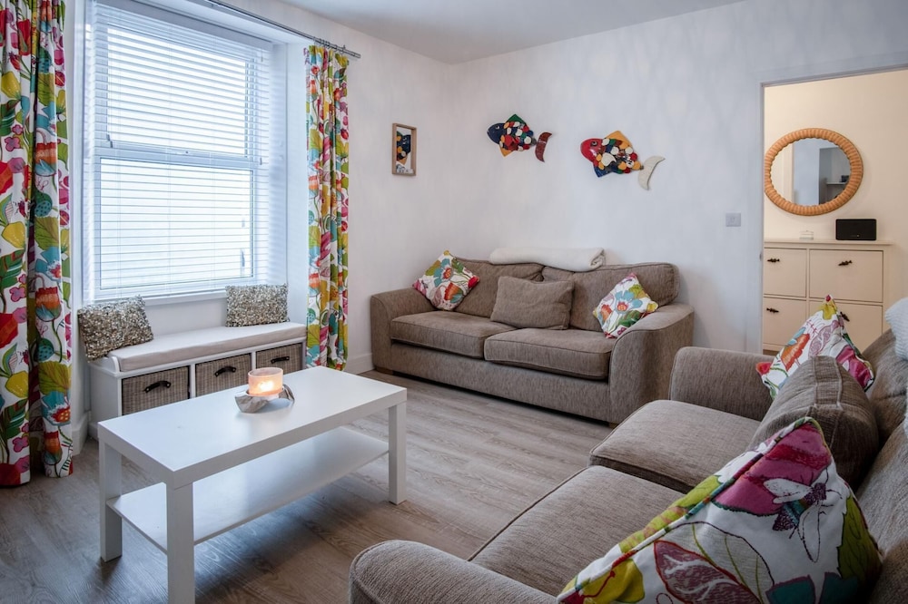 Taliesin - 5 Bedroom Holiday Home - Tenby