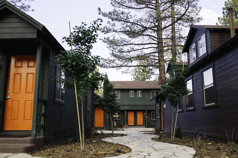Noon Lodge at Mallard Bay