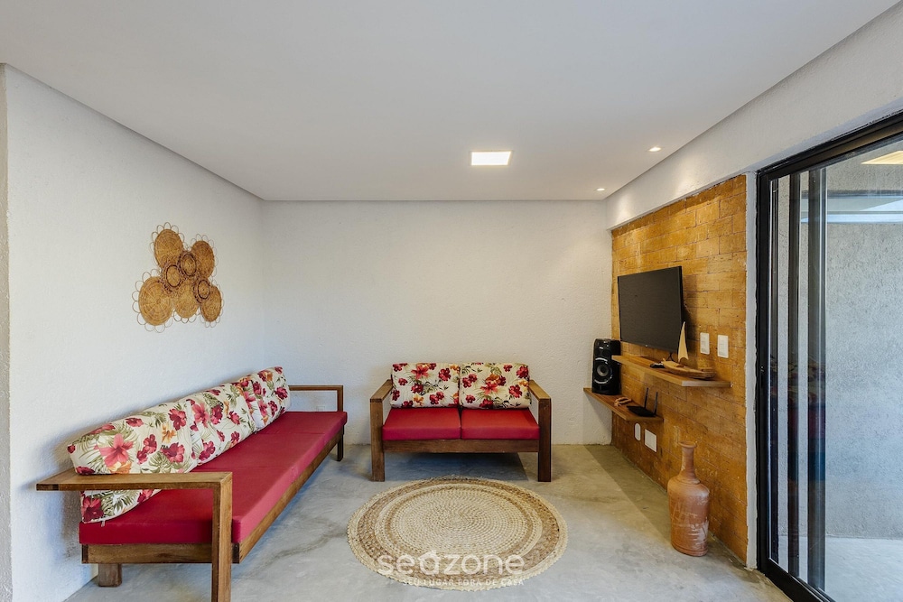 Houses in a Gated Community 100m From Marceneiro Beach - Hvas