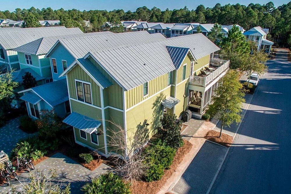 Coral Cottage 4 Bedroom Holiday Home by Five Star Properties