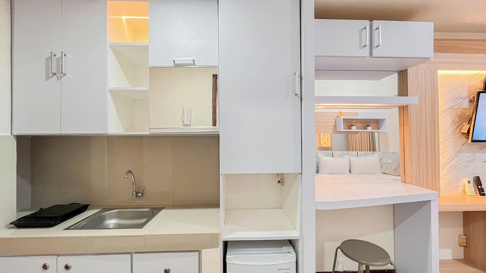 Cozy And Compact Studio Apartment At Vida View Makassar