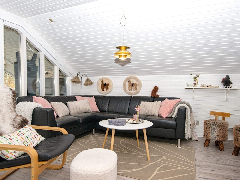 6 Person Holiday Home in Glesborg view 4