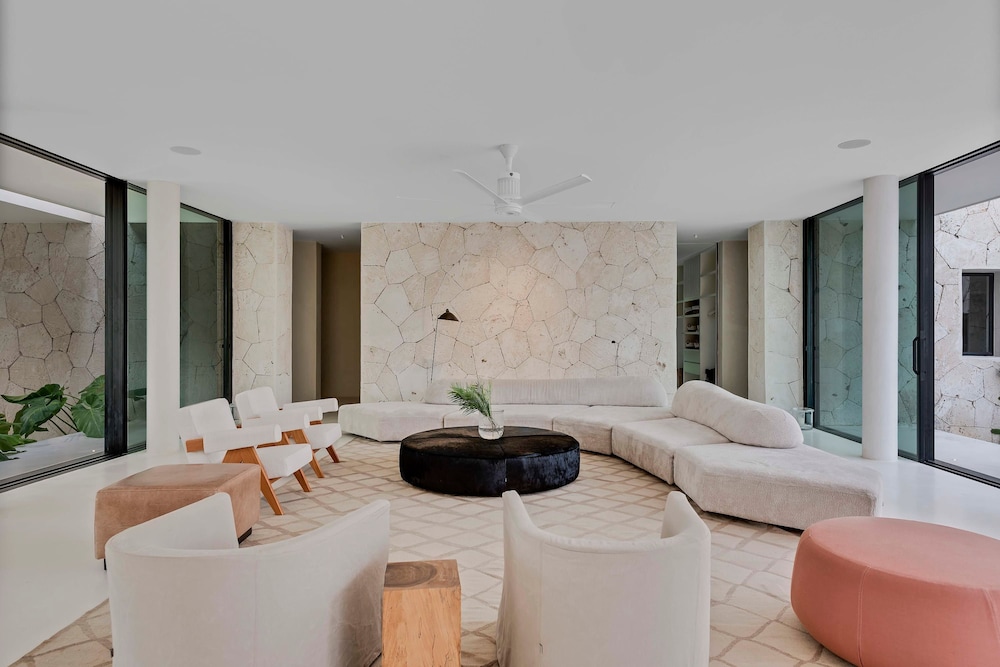 Magnificent 5BR Modern Tropical Villa With Pool