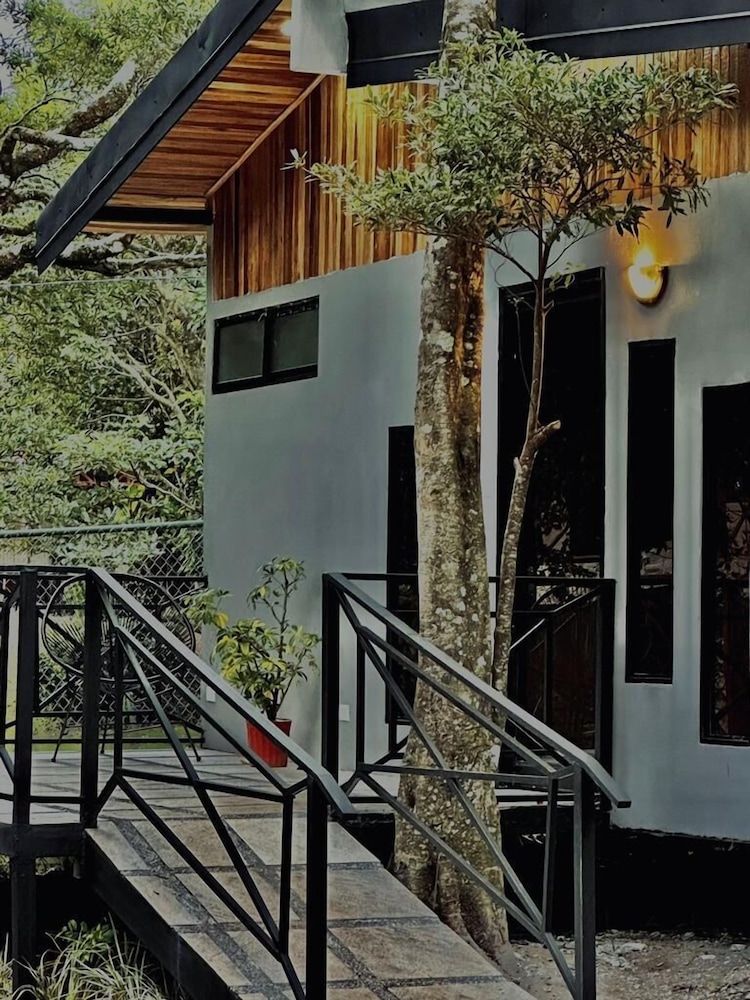Cabañas Roca Verde Monteverde