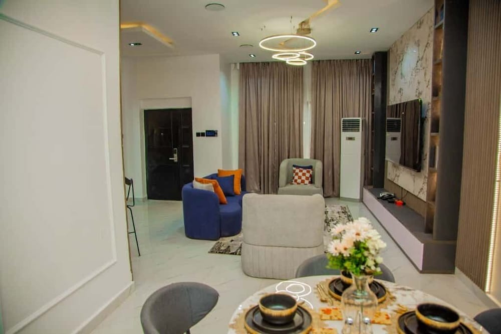 Aviv Luxury Homes