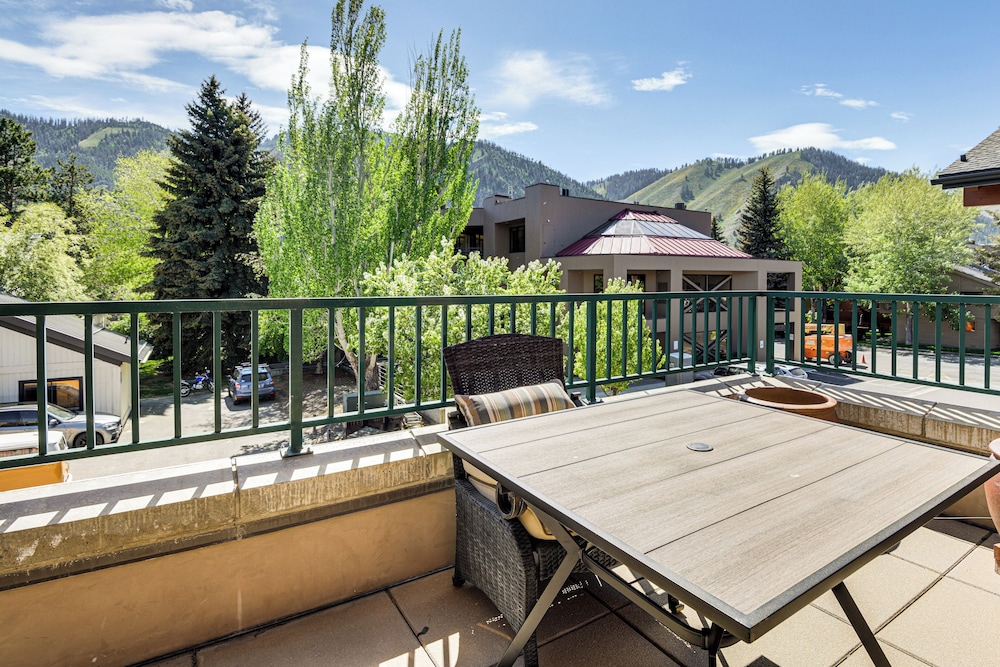 < 1 Mi to Sun Valley Resort: Dtwn Ketchum Condo