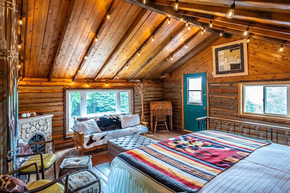 Nature Lovers Retreat log Home - L il Ranch