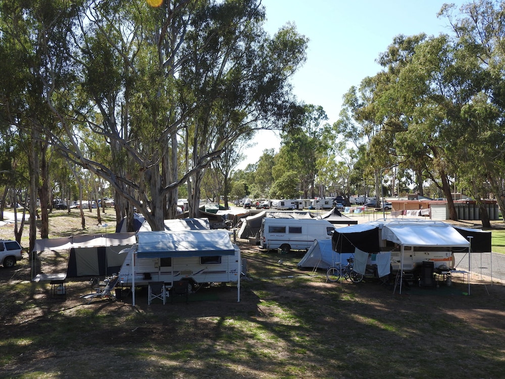 Victoria Lake Holiday Park