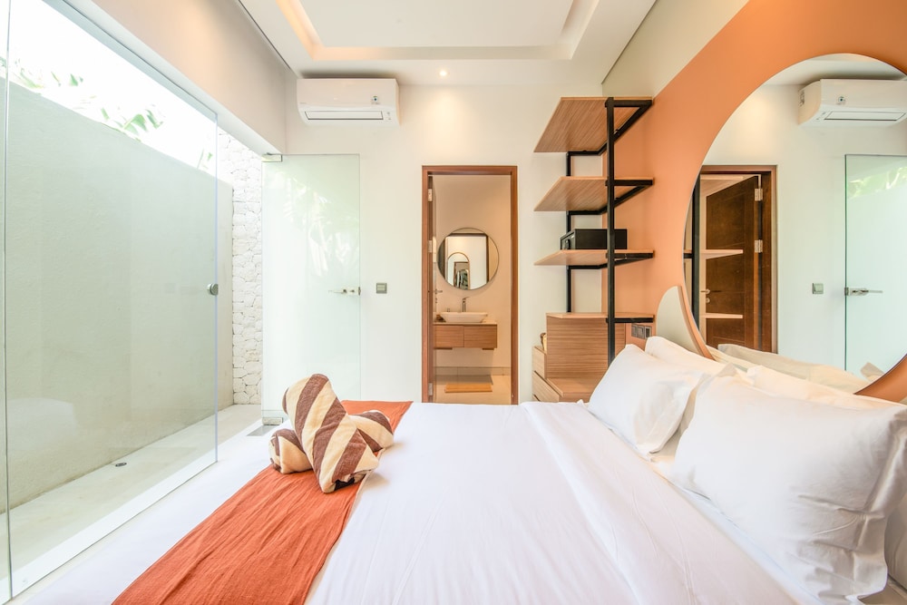 Mateo Villa Marvelous 6BR 2 Mins to Beach
