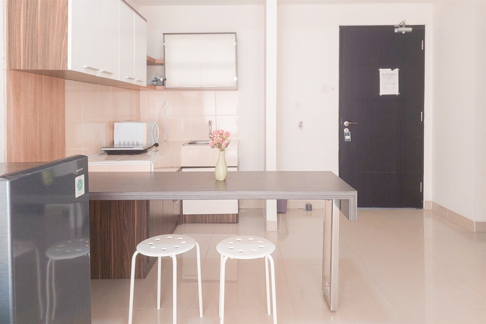 Good Deal And Comfy 1Br Apartment At Paramount Skyline