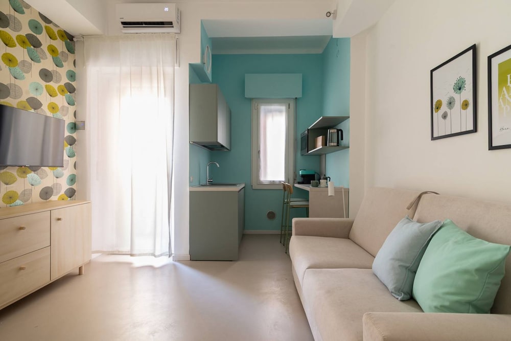 w Refined 1BR Steps From Milan s Cultural Core