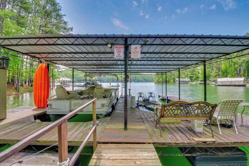 Home on Lake Lanier w/ Dock & Water Views