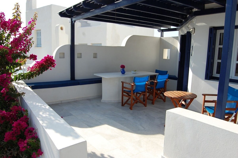 Prokopios Cottage Cycladic Home a Walk to Beach