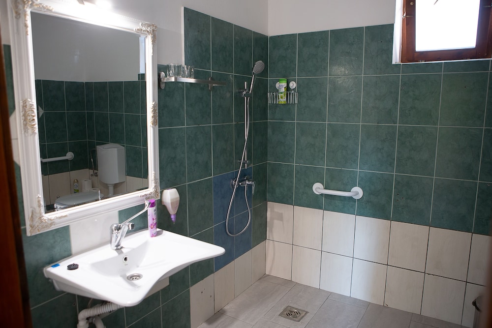 Photo 35