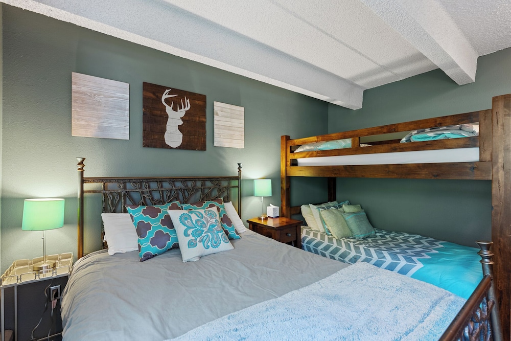 Anchorage West Condos Building 10, Unit #105