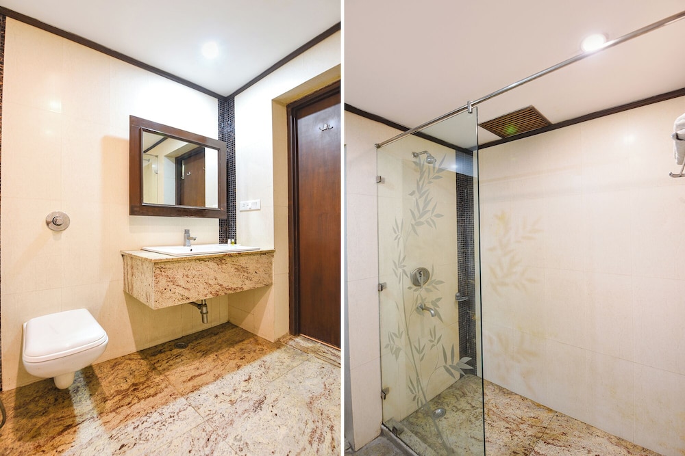 Fabhotel Siris 18