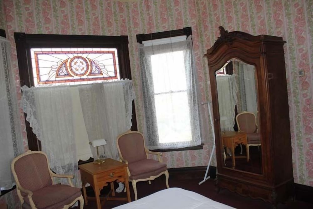 Irwin Street Inn