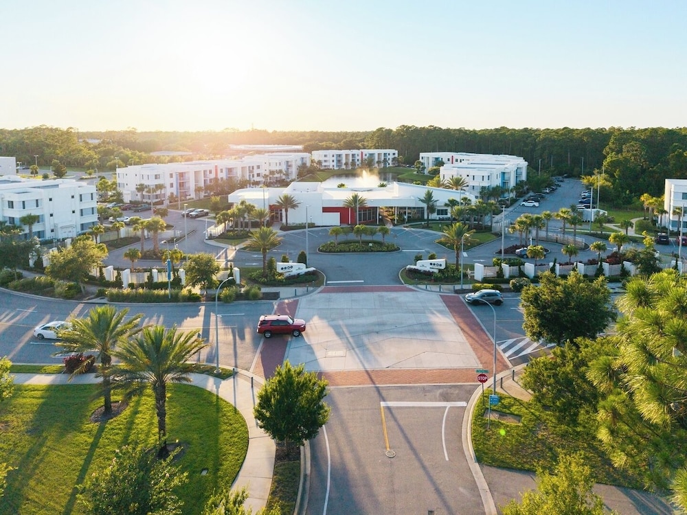 Daytona 3BR Getaway Pool, Gym, Pet Friendly