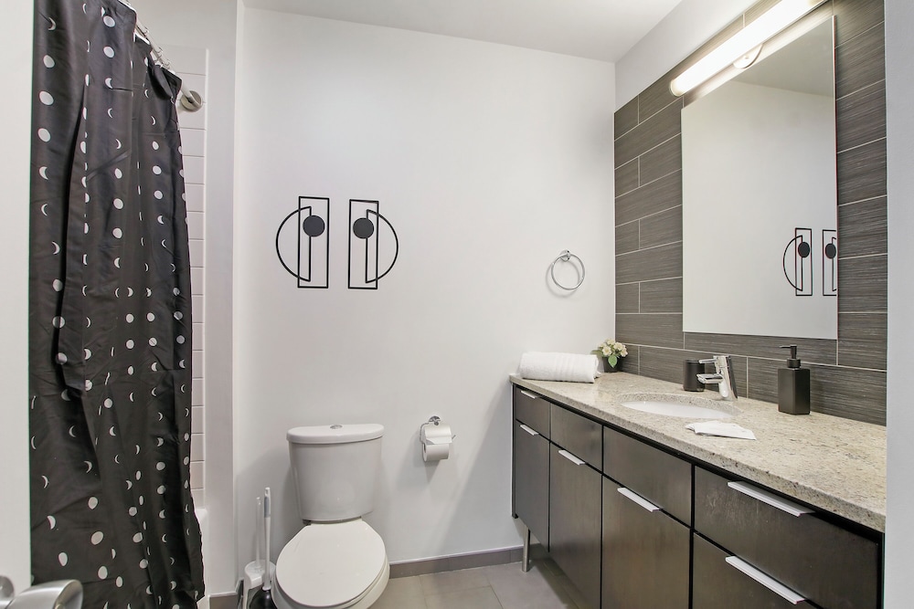 Chic Studio - Del Prado 418