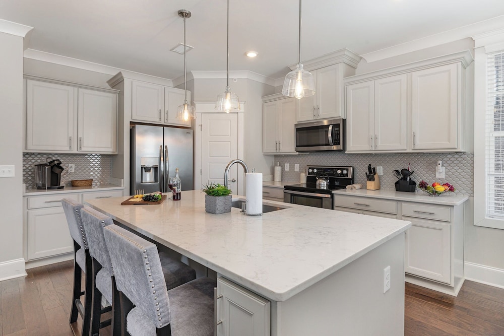 Belwood Manor-across From Parthenon-5 Min Broadway