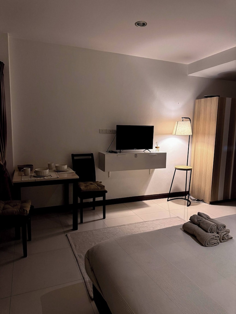 Boutique Hotel 20 min Walk to Kata Beach #202