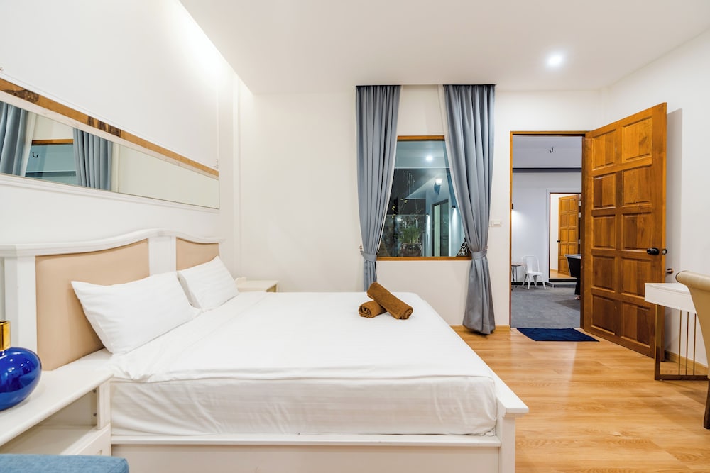 Full moon Bay hua hin Cha-am