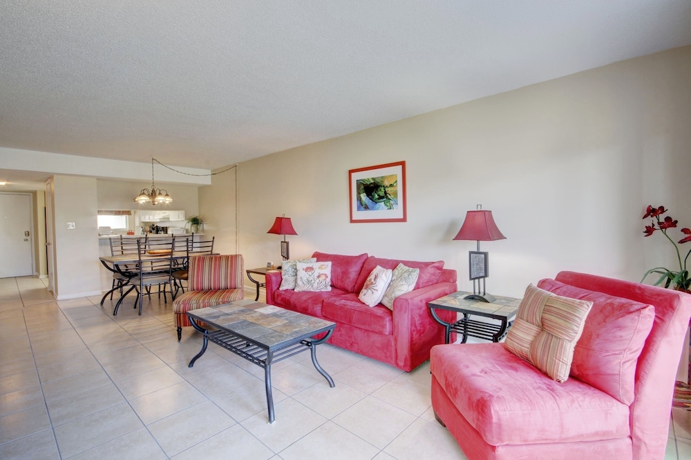 516 El Matador 2 Bedroom Condo