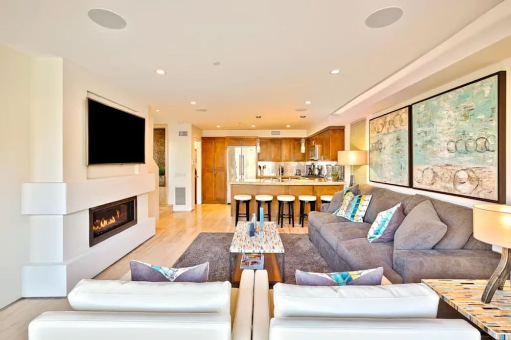 7 Br 2 Hot Tubs Rooftop Beach Block Ocean View