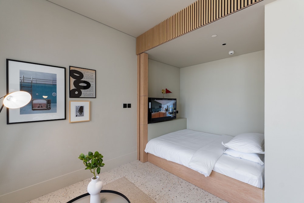 Cozy Studio w Burj View Balcony Business Bay