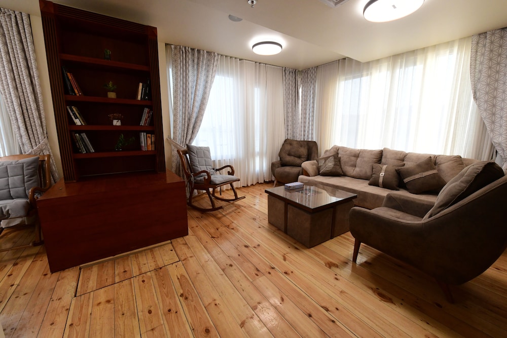 Azhar Dahabiya Luxury Suites