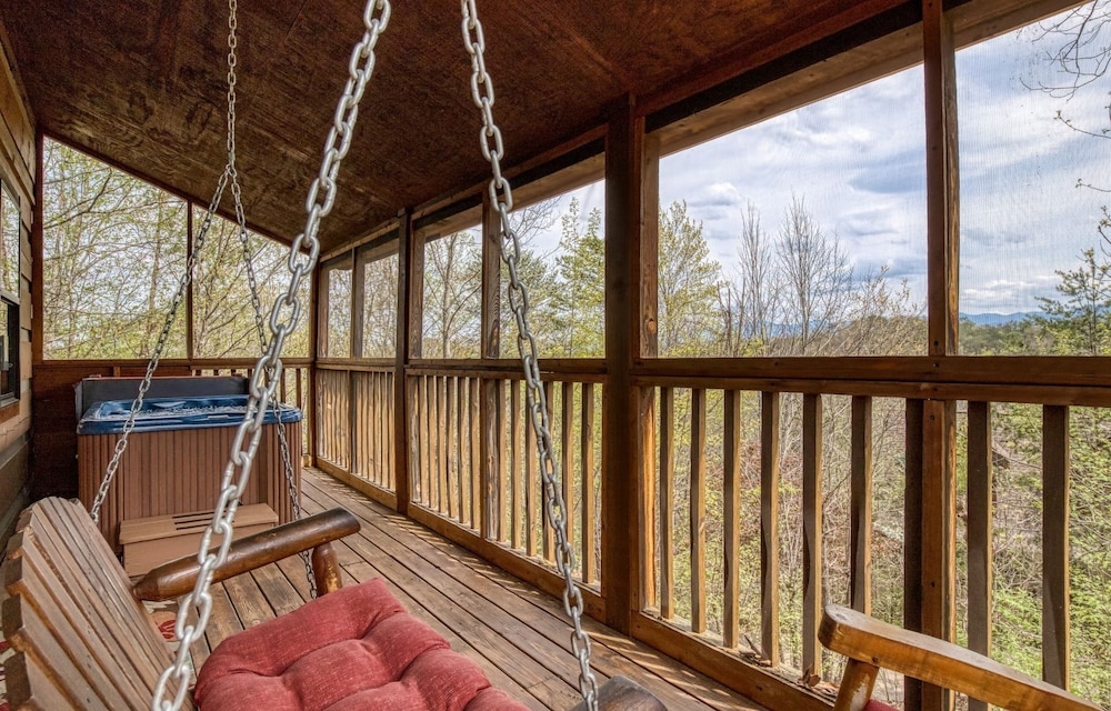Er18 - The Lazy Bear View Great Location - Close To Town! 1 Bedroom Cabin by RedAwning view 5