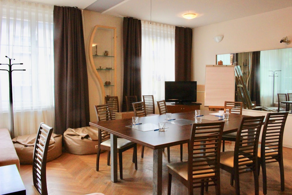 meeting & event spaces
