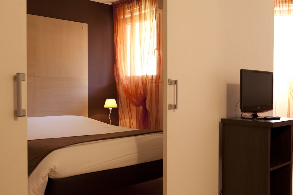 Montpellier Vacations - Villa Bellagio Montpellier - Property Image 3