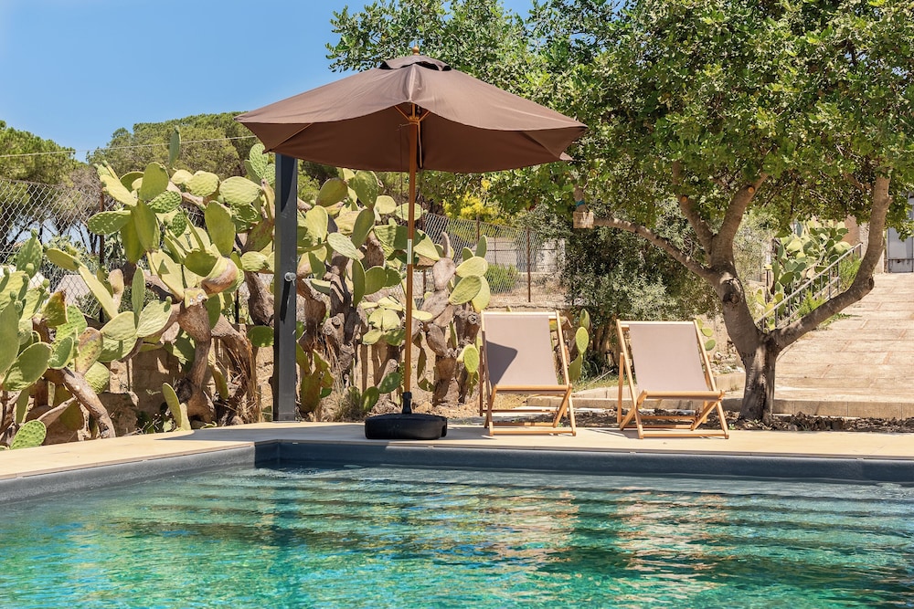 Galatea e Giardino delle Esperidi apartments with pool by Wonderful Italy