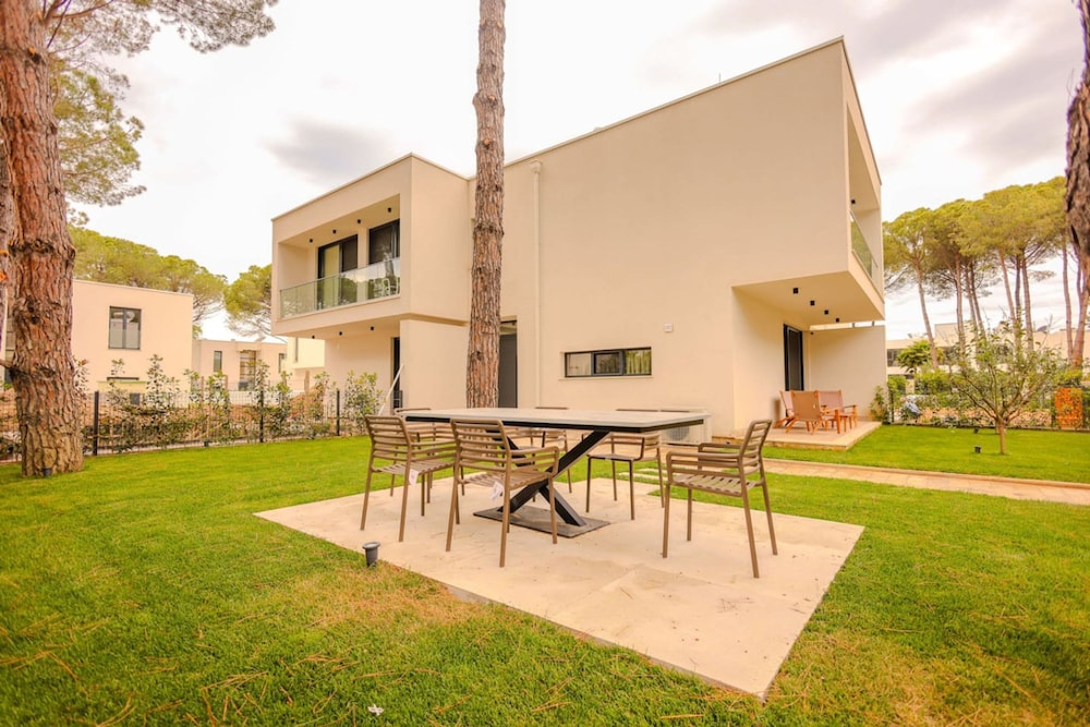 Sanpietro Vacation Villa 011