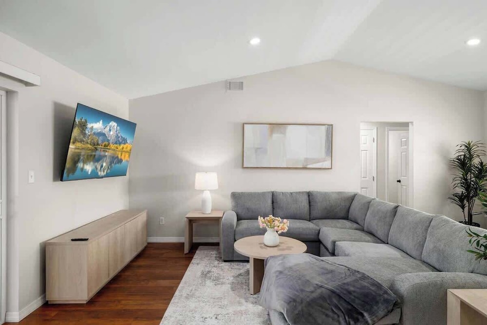 Modern 3 Bedroom, Wesley Chapel!