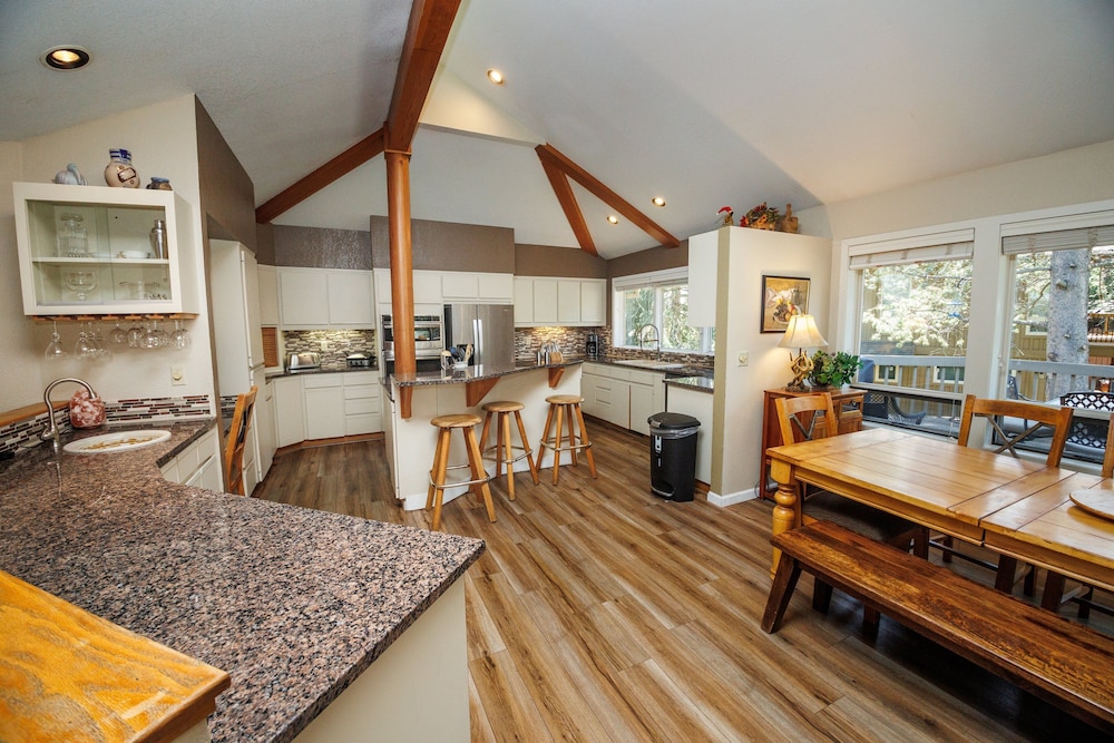 Tan Oak 15 4 Bedroom Home