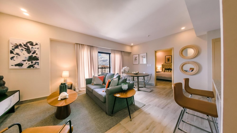 Breakfast Included at Regatta Living 906 view 5