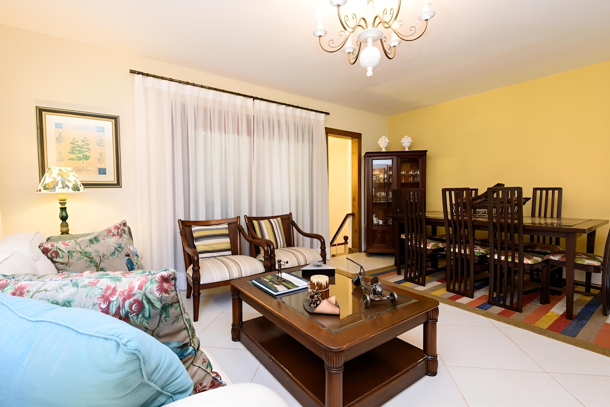 Pineapples Petr Polis House With Gourmet Area view 5