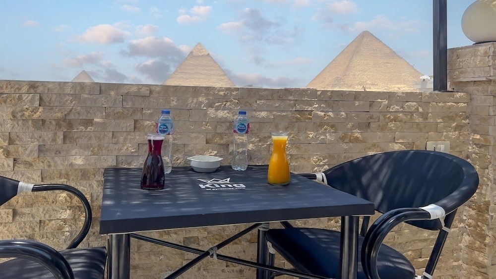 Pyramids Express View Inn
