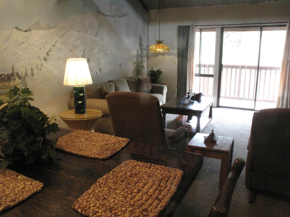 Snow Summit Townhouse Rentals & Sales