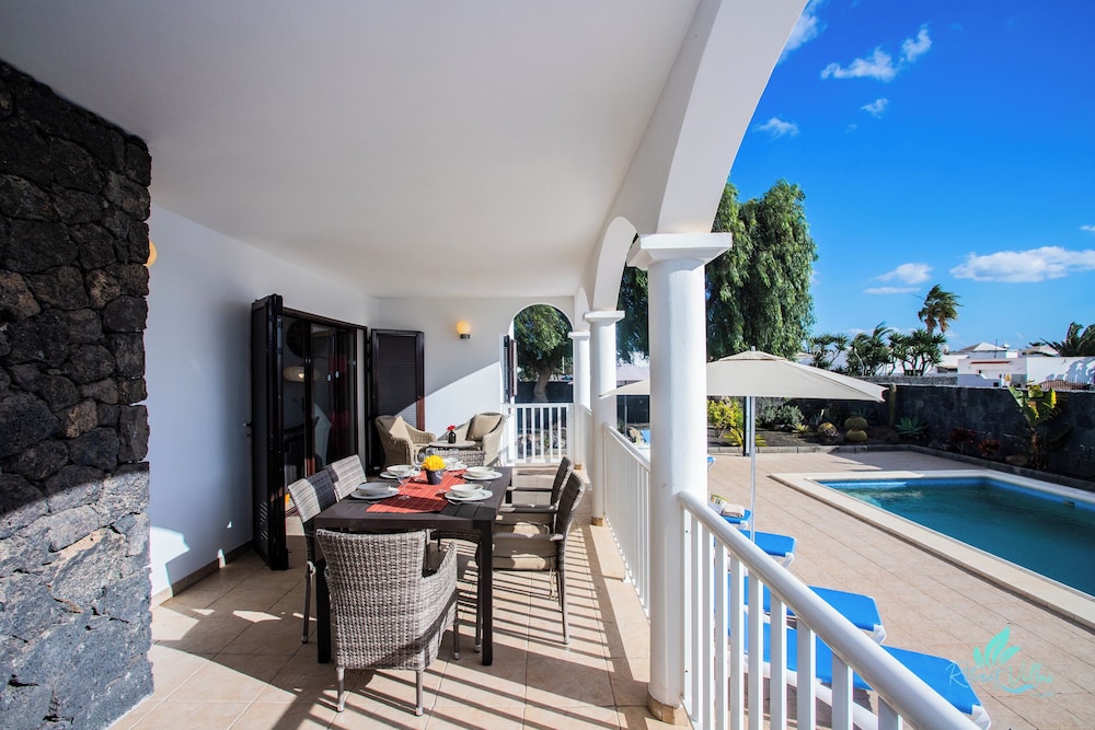 3 Bed Villa - Pool, Terrace, Bbq, Near Beach