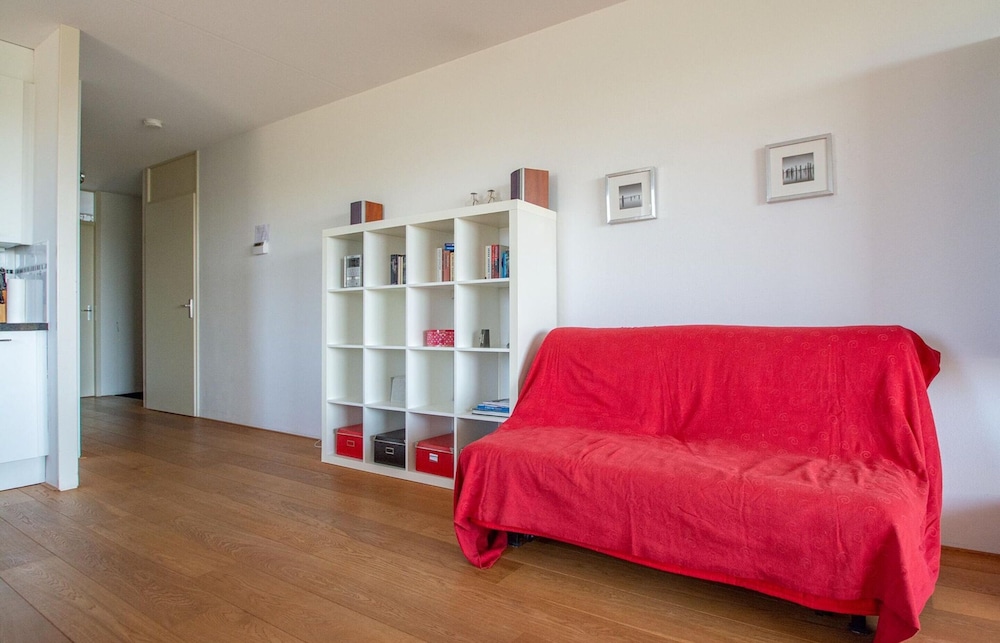 Cozy Apartment With Balcony