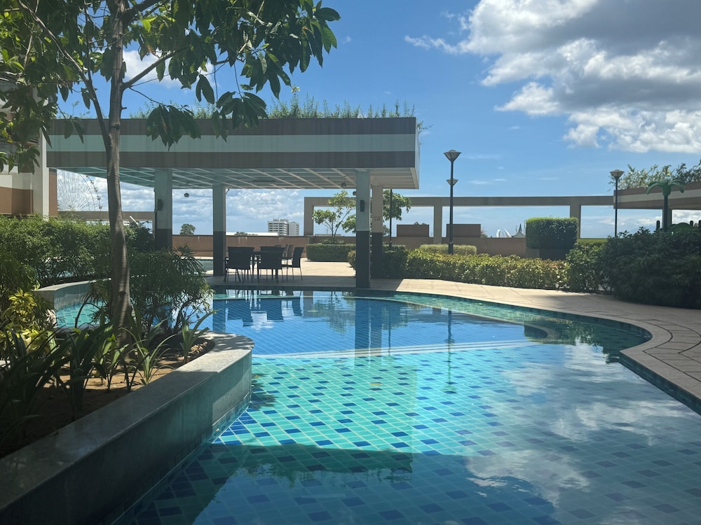 Manila Bay View - 1BR with balcony