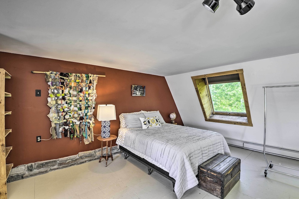 Charming Studio ~ 20 Mi to Acadia Nat'l Park!